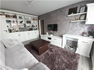 Apartament cu 3 camere Alexandru Cel Bun
